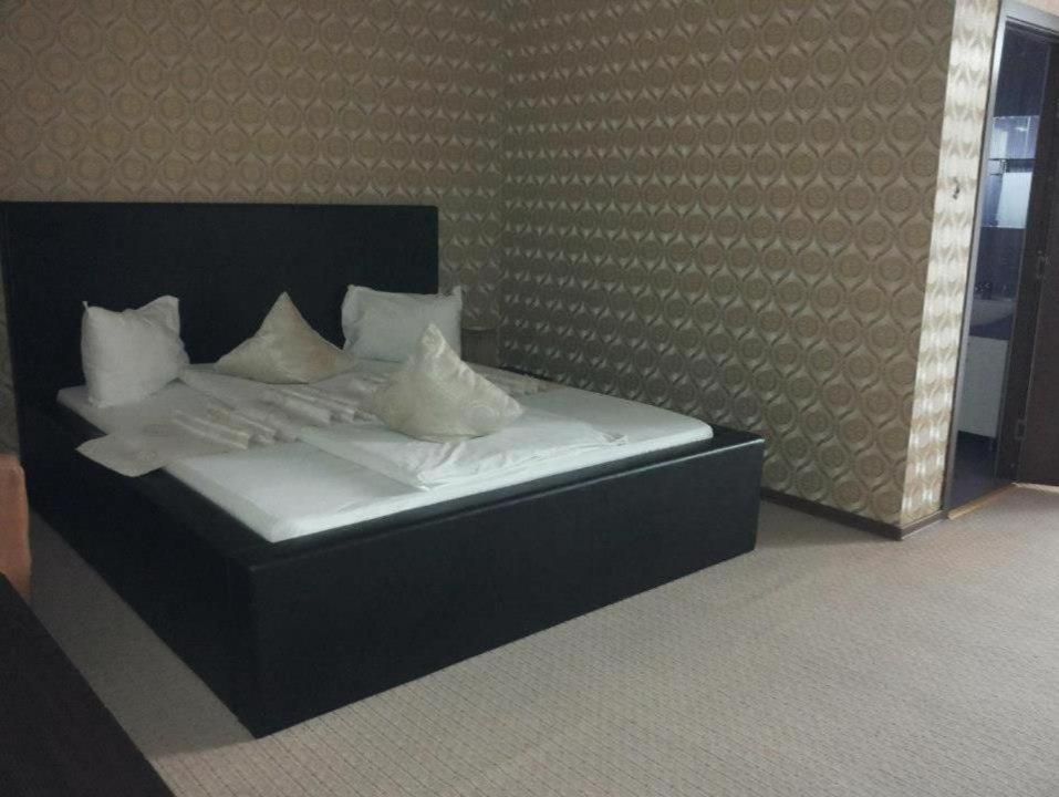 Hotel Aqua Palace Petroszany Zewnętrze zdjęcie